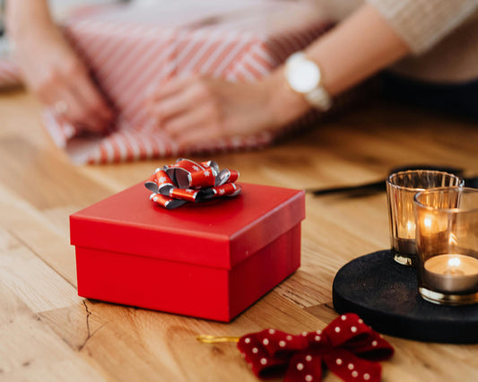 This is a cover image about gift box.